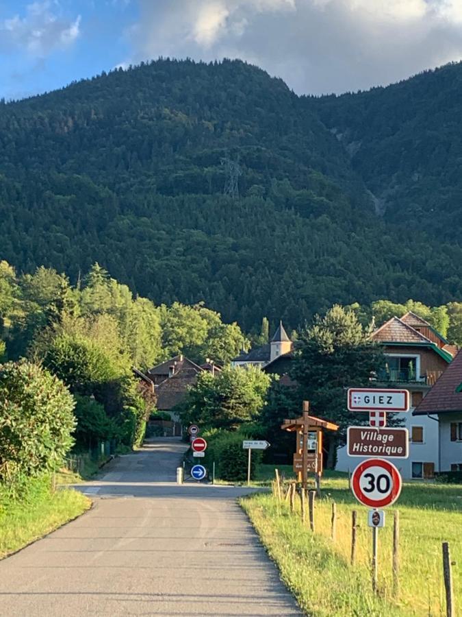 Petit cocon entre lac, golf et montagne proche d'Annecy- Séjour tout compris Giez Esterno foto