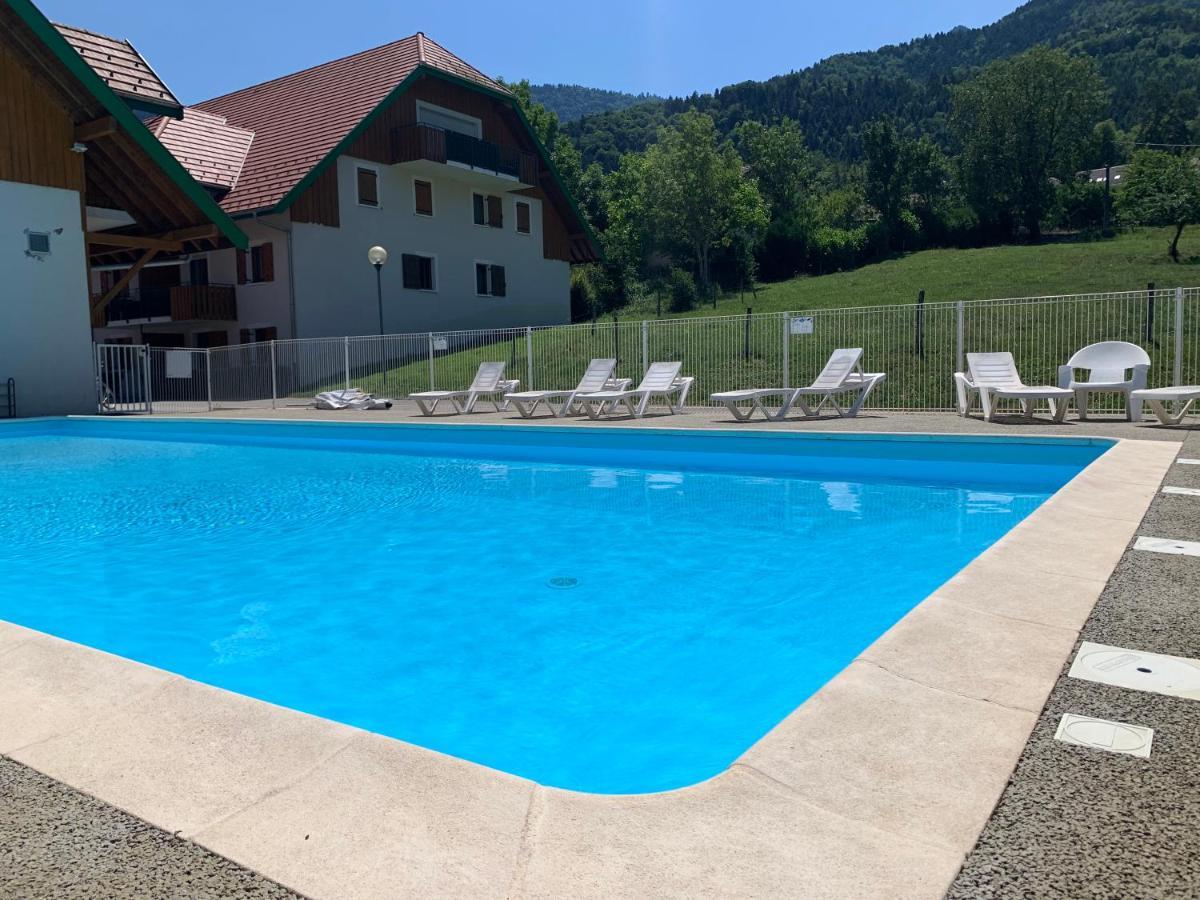 Petit cocon entre lac, golf et montagne proche d'Annecy- Séjour tout compris Giez Esterno foto